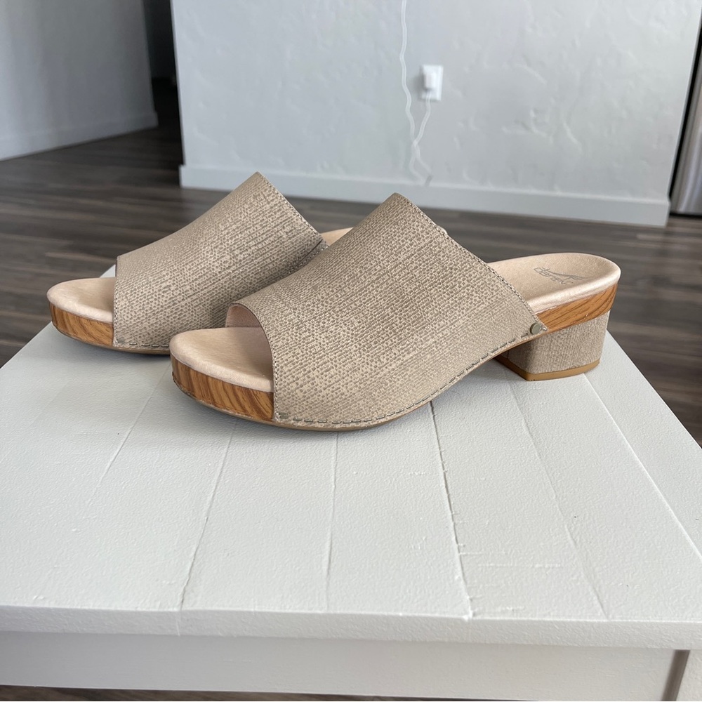 Dansko Sandals. Size 42 - Picture 4 of 8